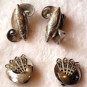 2‎ Pairs Of Vintage Clip On Earrings